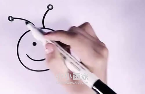 采蜜的蜜蜂简笔画画法图片步骤步骤3